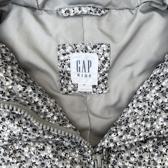 GAP Kids Primaloft Down Alternative Floral Puff Vest (size M 8-9) - Picture 3 of 8